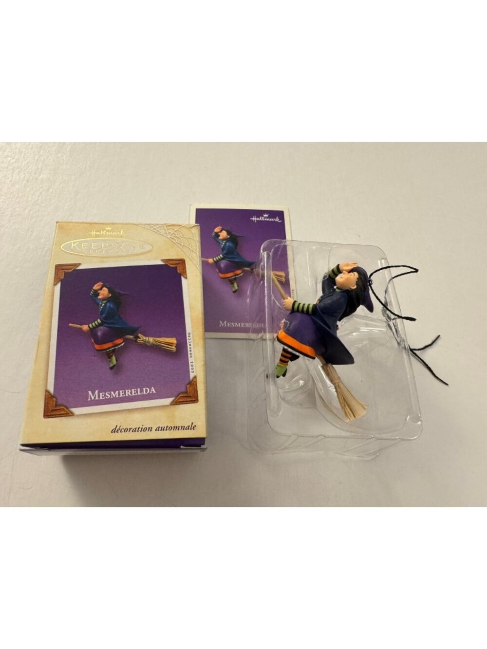 2003 Hallmark Keepsake Ornament Mesmerelda Witch Broom Halloween CS3
